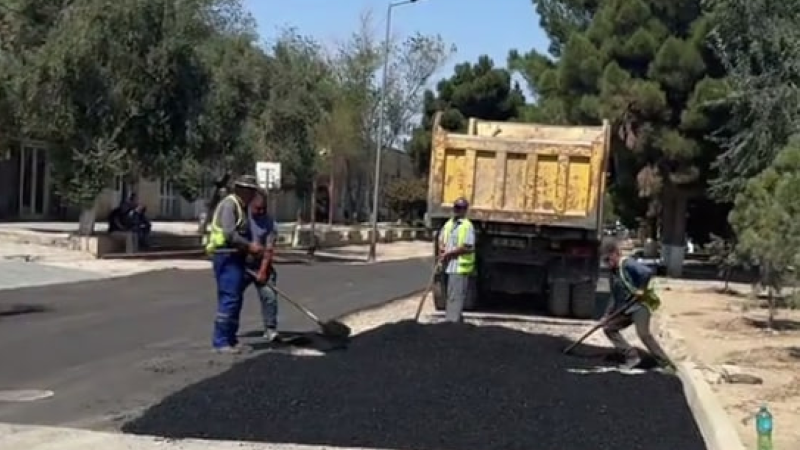Sumqayıtda aylarla problem yaradan yol təmir edilir