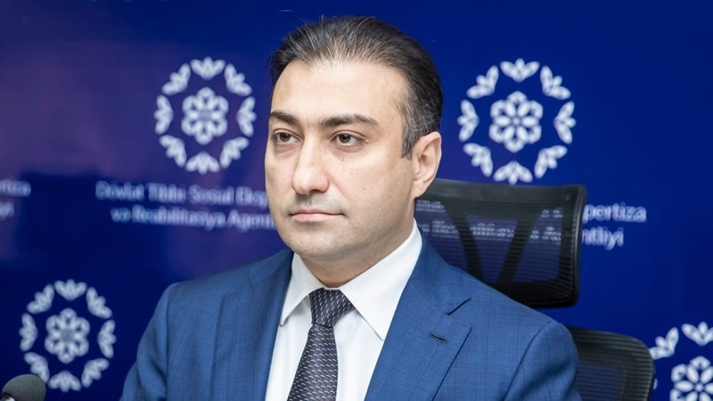 Anar Bayramov: Daha çox nəticə göstərən həkimlərimiz artıq əməkhaqqı almalıdır