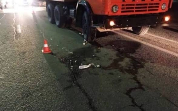 Sumqayıtda piyadanı KamAZ vurub