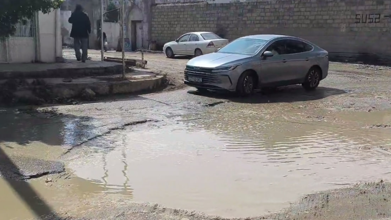 Sumqayıtda yollar sakinlər üçün sınaq meydanına çevrilib
