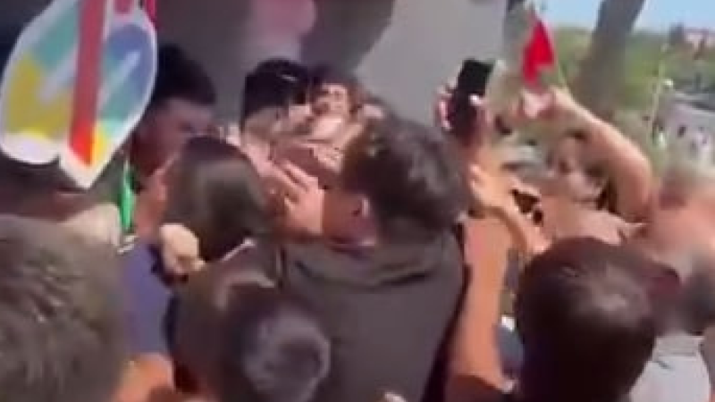 Sumqayıtda mağaza açıldı, qonşu obyektə ziyan vuruldu
