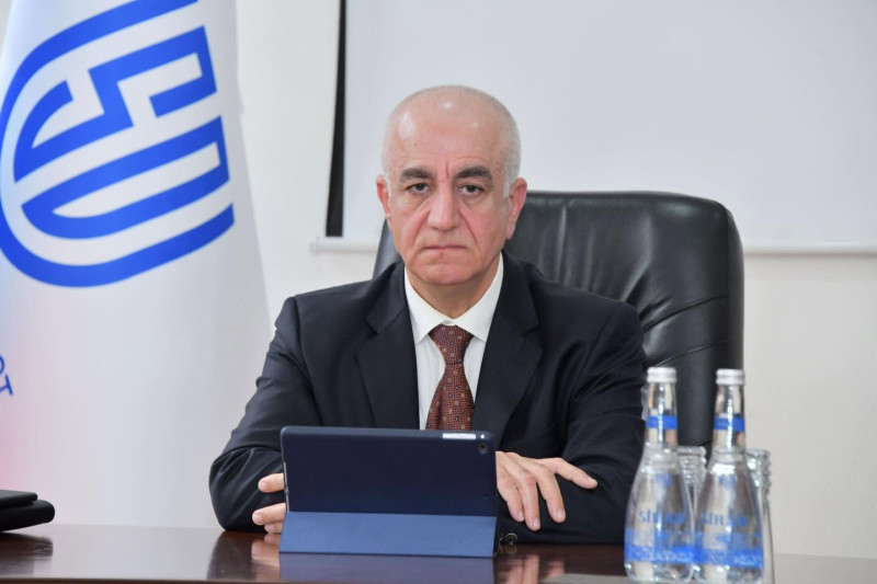 SDU-nun rektoru tələbələrə: AI-nin hər dediyinə inanmayın