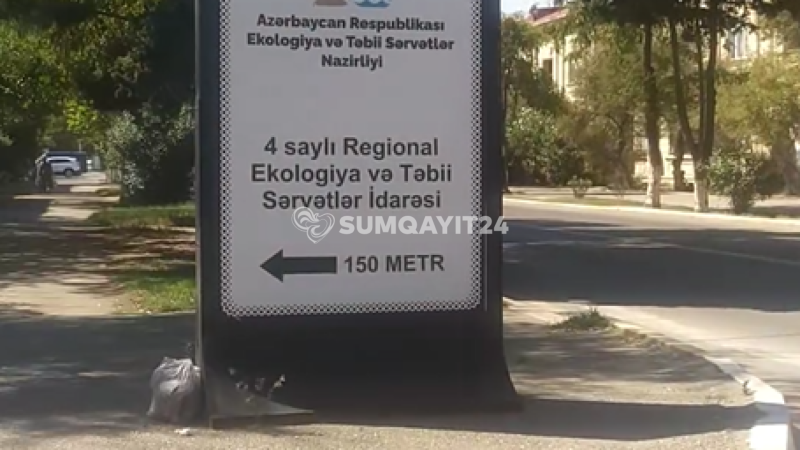 Sumqayıtda lövhə qəzaya səbəb ola bilər - VİDEO