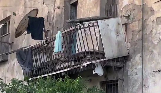 Divarları çatlayan, eyvanları çökən yataqxana – Sumqayıtdan şikayət