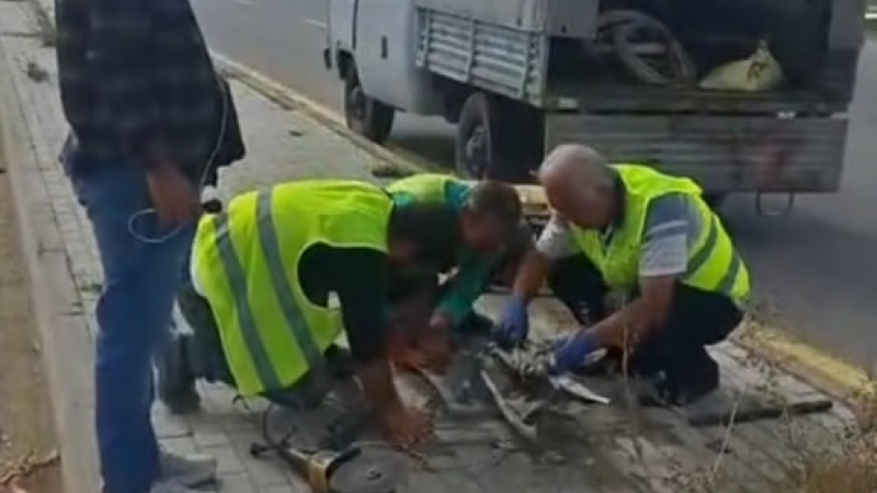 Yeni yolda işıq dirəkləri yenilənir