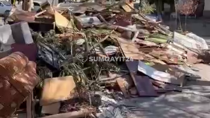 Sumqayıtın mərkəzində yaranan zibil dağı