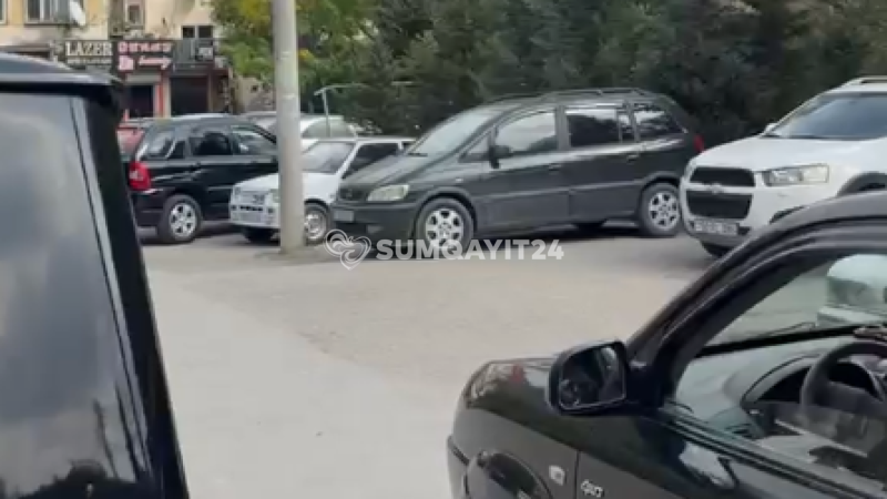 Sumqayıtda sakinlər öz həyətlərində yer tapa bilmirlər…