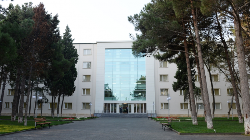 Sumqayıtdakı poliklinikada növbə qalmaqalı: araşdırma başladı