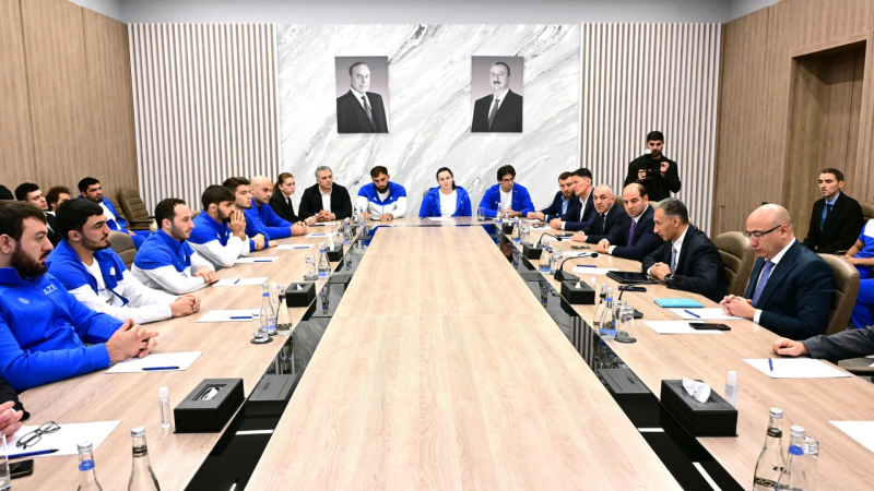 Sumqayıtlı gənc cüdoçular nazirlə görüşdülər