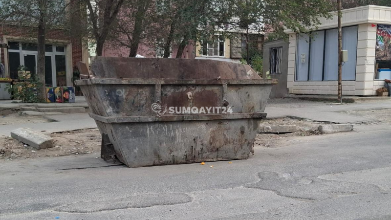Sumqayıtda zibil qutularının dolub-daşdığı ərazi təmizləndi