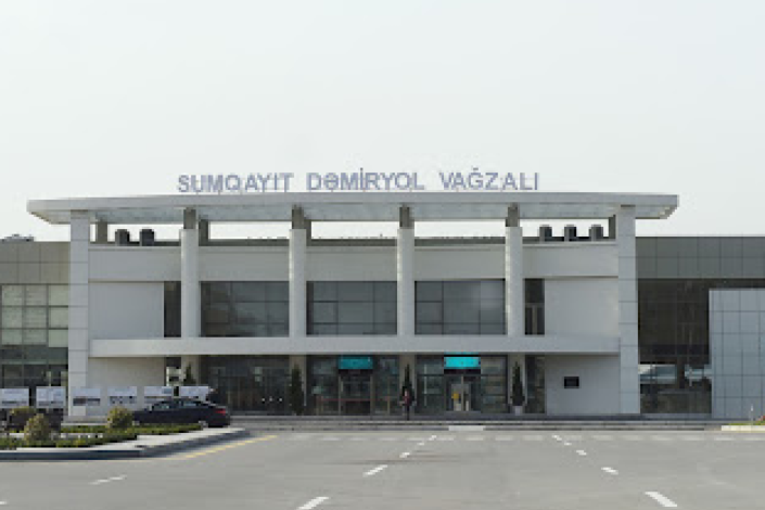 Sumqayıt vağzalında vətəndaşlar soyuqdan donur