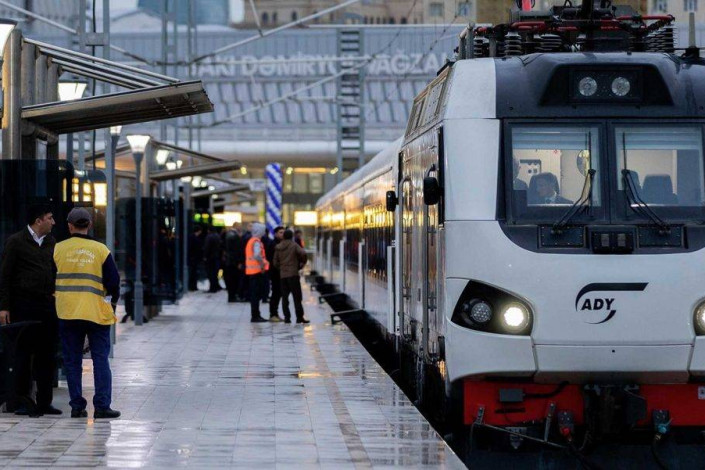 İşıqsız qatar, təhlükəsizlik sualları: "Əyləclər necə yoxlanılır?"