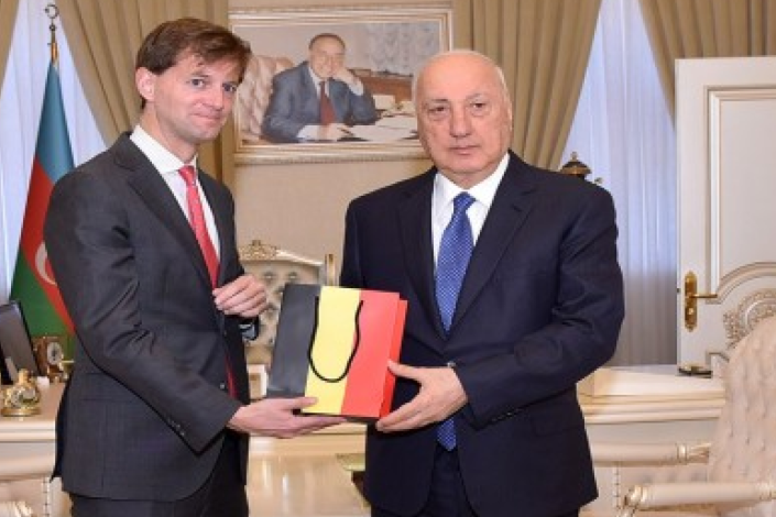 Belçika səfiri Sumqayıtı gəzib, Fərəcovla görüşüb