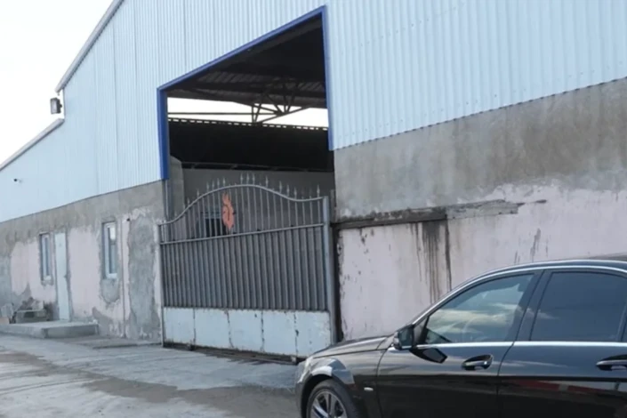 Sumqayıtda fermadan gələn üfunət sakinləri bezdirdi