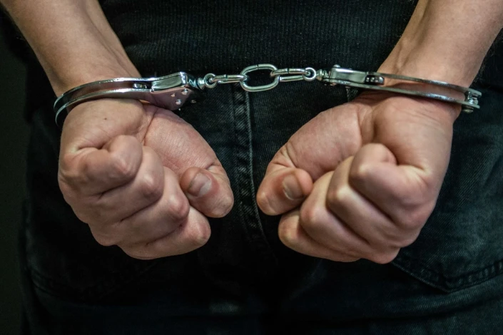 "TikTok"da tanış olduğu qadınla intim görüntülərini ərinə göndərdi, pul istədi - MƏHKƏMƏ