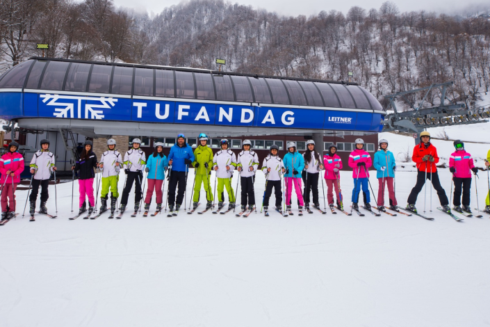 Sumqayıtlı şəhid övladları Qəbələdə qış düşərgəsində