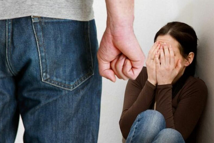 Qadını çiynindən vurdu, məhkəməyə düşdü