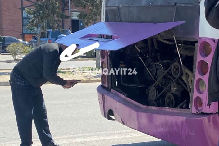 Sumqayıtda avtobusun təkəri partladı – sərnişinlər yolda qaldı