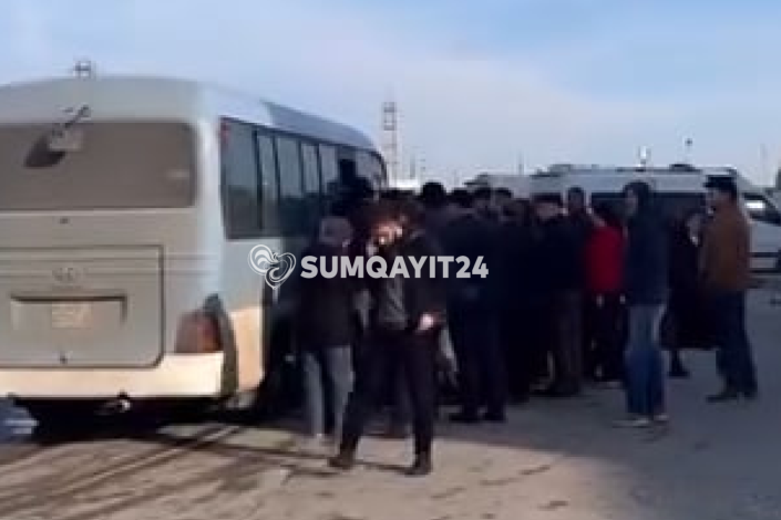 "509 nömrə"də xaos: Az sayda avtobus, gözləyən xeyli vətəndaş