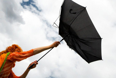 Sumqayıta güclü külək "gəlir"