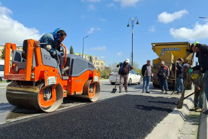 Sumqayıtda yağışın dağıtdığı yollar asfaltlanır