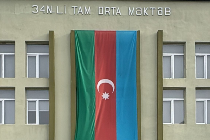 Sumqayıtda qalmaqal - Şagird məktəbə BIÇAQ GƏTİRİB
