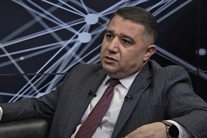 "Sosial şəbəkə uşaqları zəhərləyir" – Sosioloqdan sərt İDDİA