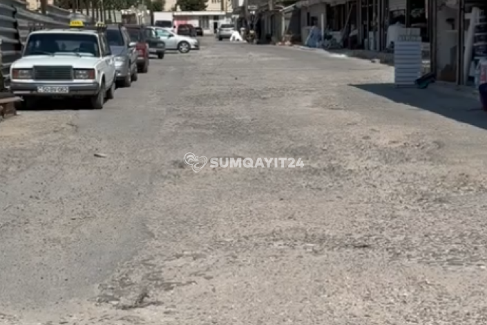 Bir zamanlar "Şərq bazar"ı idi, indi isə çuxurla dolu yol