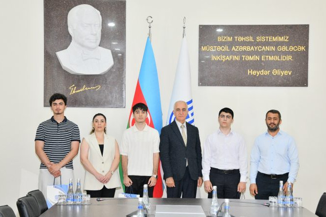 SDU-nun rektoru sumqayıtlı və saraylı imtahan birinciləri ilə görüşüb