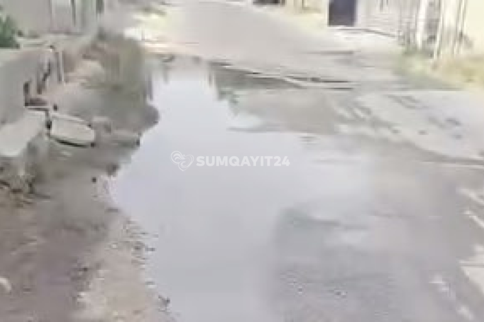 Coratda içməli su küçəyə axır, heç kim müdaxilə etmir
