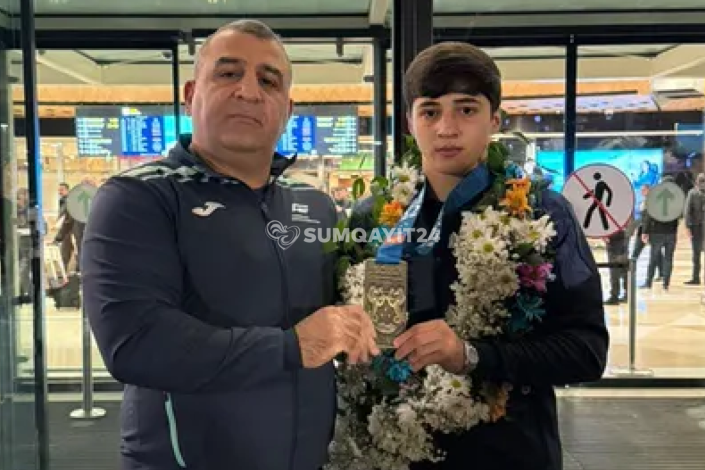 Sumayıtlı boksçu dünya üçüncüsü oldu