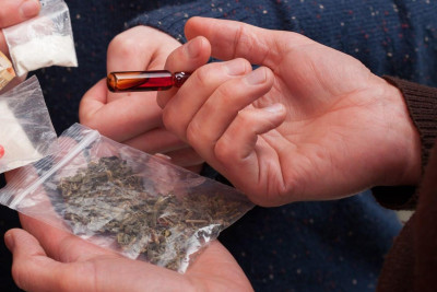 Corat qəsəbəsində 4 narkotacir tutulub