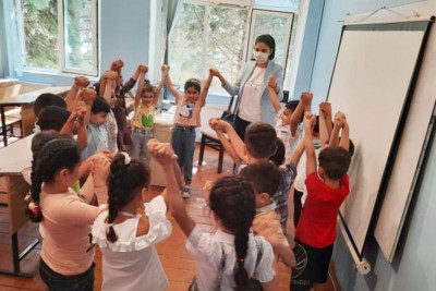 "İnklüziv sinif təşkil edilən ümumi təhsil müəssisələrinin şəbəkəsinin genişləndirilməsi" layihəsi çərçivəsində görüş baş tutub