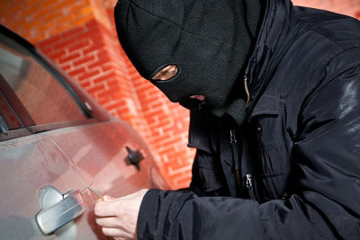 Sumqayıtda avtotəmir sexində oğurluq baş verib