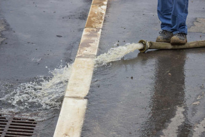 Sumqayıt: FHN yağışın fəsadlarını aradan qaldırıb