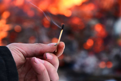 Sumqayıtda oğurluq edə bilməyən şəxs obyekti yandırıb