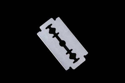 Sumqayıtda 23 yaşlı oğlan ülgüclə qollarını doğradı