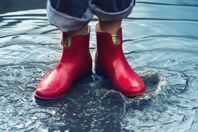 Sumqayıtda 1 saylı tam orta məktəbin qarşısındakı yol pis vəziyyətə qalıb