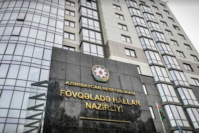 Sumqayıtda bir nəfər halsız vəziyyətdə qapı arxasında qaldı