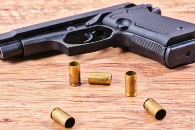 Sumqayıt: şəhər sakinində tapança və patron aşkar olunub