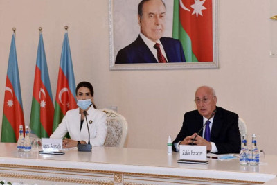Sumqayıtın İcra Hakimiyyətinin başçısı ali məktəblərə yüksək balla qəbul olunan məzunlarla görüş keçirdi