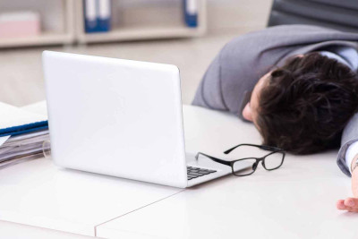 Sumqayıtda müdir iş yerində vəfat edib