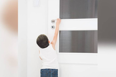 Sumqayıt: 1 nəfər azyaşlı mənzildə köməksiz vəziyyətdə qalıb