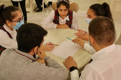 Sumqayıtda məktəblilərarası "Xəmsə" intellektual oyununa start verilib