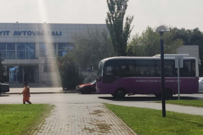 Sumqayıt: Tağıyev qəsəbəsindən Bakıya gələn vətəndaşlar uzun müddət avtobus gözləyir
