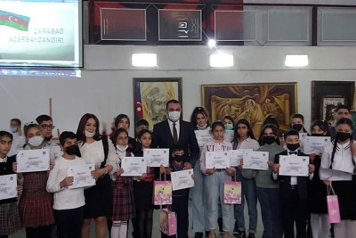 Sumqayıt: gənc rəssamların əl işləri nümayiş olundu