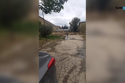 Sumqayıt: 4 və 39 nömrəli məktəblərə gedən yol pis vəziyyətdədir