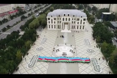 Sumqayıtda Bayraq Gününə hərs olunmuş fləşmob keçirilib