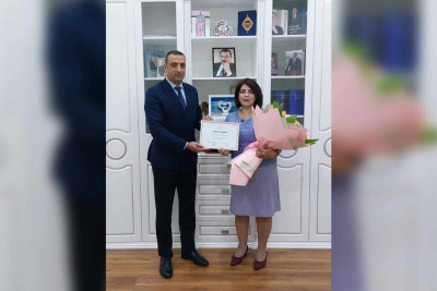 Sumqayıt: Dekorativ-tətbiqi sənət ustası fəxri fərmanı ilə təltif edilib