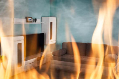 Sumqayıtda ikimərtəbəli mebel mağazasında yanğın baş verib